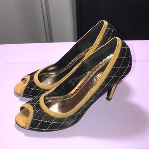 Xinoer Diamond Pattern Heeled Shoes